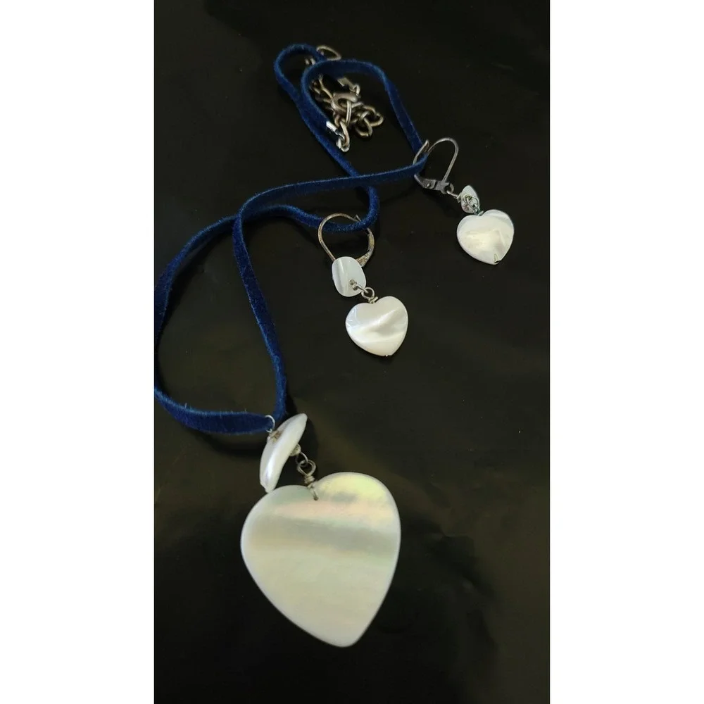 Vintage Mother of Pearl Heart Necklace Earrings Set Blue Velvet Cord 16in